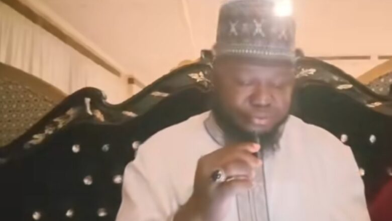 Kalli Bidiyo: Sheikh Musa Asadussunnah yace kamar yanda ake shirin Titsiye, Malam Lawal Triumph a hada da Malam Nazifi Alkarmawi saboda yace idan mutum yayi mafarki ya ga Raqumi, Annabi(Sallallahu Alaihi Wasallam) ya gani
