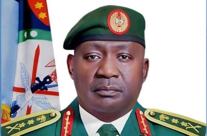 Mun Chanja Tsarin Aiki: Daga yanzu karku sake jiran Umarni daga sama, duk inda aka kaiku aiki kuka ga ba daidai ba, ku saki WùUta kawai>>Shugaban Sojojin Najeriya, Christopher Musa