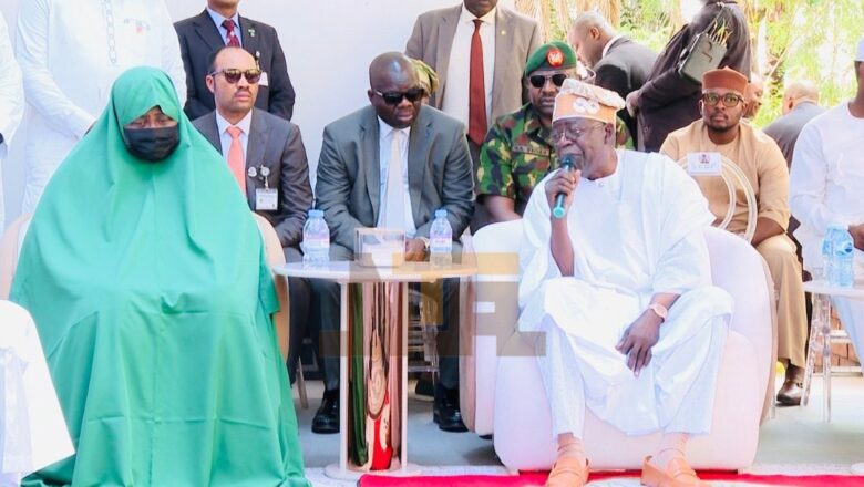 Kalli Bidiyon: Shugaba Tinubu ya je gaishe da matar tsohon shugaban kasa, Muhammadu Buhari, watau A’isha a Kaduna