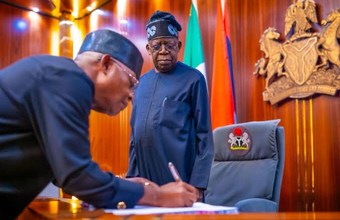 Da Duminsa: Bayan da yace bai yadda a bincikeshi ba kan Gwamnan rikon kwarya na watanni 6 da yayi a jihar Rivers ba, Ibas ya gana da shugaba Tinubu, da shugaban EFCC da Ministan Kudi a daren jiya