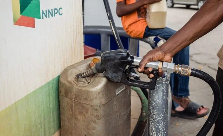 Kamfanin Mai na kasa, NNPCL ya kara farashin man fetur zuwa Naira 992 akan kowace Lita