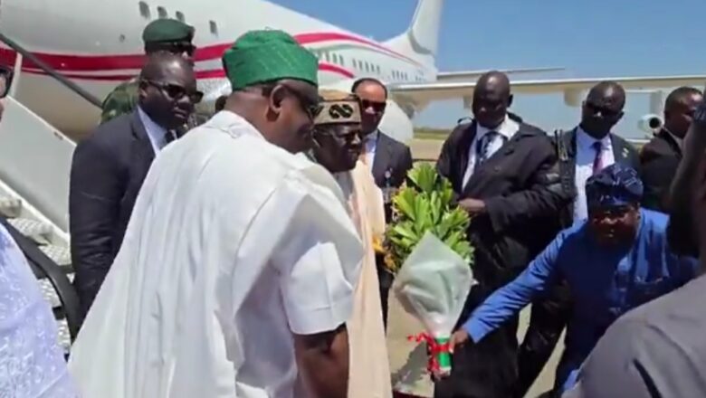 Shugaban kasa, Bola Ahmad Tinubu ya sauka a Birnin Jos dan halartar jana’izar mahaifiyar shugaban APC