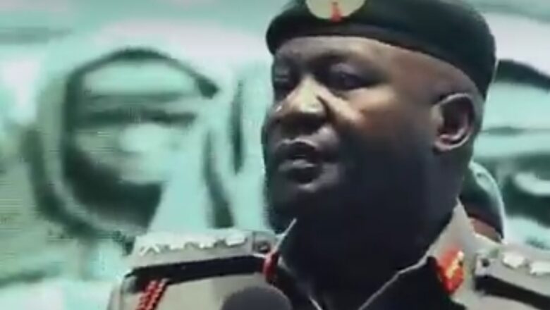 Sabon Umarni: Daga yanzu duk sojan da aka kai daji ya tabbata ya shekye akalla guda daya kamin ya dawo, idan kuwa ka dawo baka sheke ko guda ba aikinka bai cika ba>>Inji Shugaban Sojoji Janar Christopher Musa