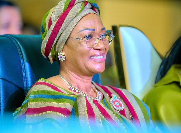 Kalli Bidiyon yanda matar shugaban kasa, Remi Tinubu ke rawa da wakar da Rarara ya mata