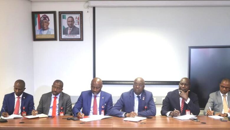 Hukumar EFCC ta kwato jimullar Kudade Naira Biliyan ₦566bn, da Dala Miliyan $411m, da kadarori 1,502 a cikin shekaru biyu