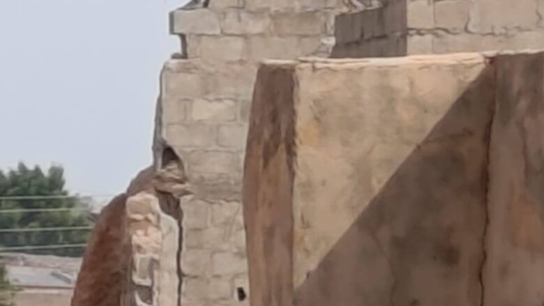 Kalli Bidiyon yanda Magidanci ya hau saman katanga a Katsina yaki saukowa saboda bayan da surukansa suka je har gidansa suka tafi da matarsa