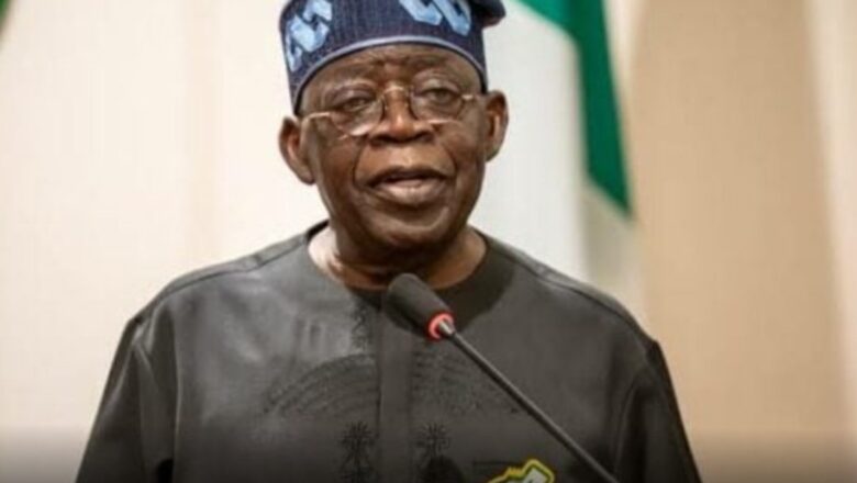 Kalli Bidiyo: Wani Wakilin Kiristoci na zagayawa yanawa shugaba Tinubu Yakin Neman zabe inda yace ko da wa Tinubu zai sake tsayawa takara a 2027 shi zasu zaba saboda abinda ya musu ko Shuwagabannin kasa Kiristoci da suka yi shugabanci a Najeriya basu musu ba