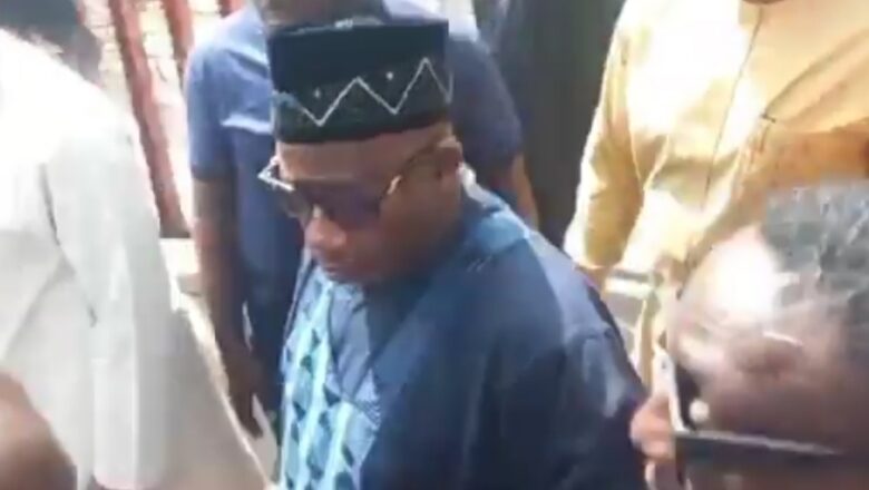 Da Duminsa: Kalli Bidiyon yanda aka Dambhace aka baiwa hammata iska tsakanin jami’an tsaron gwamnan jihar Bauchi, Sanata Bala Mohammed da jami’an tsaron da aka Jibge dan su hana Gwamnan shiga Hedikwatar Jam’iyyar PDP