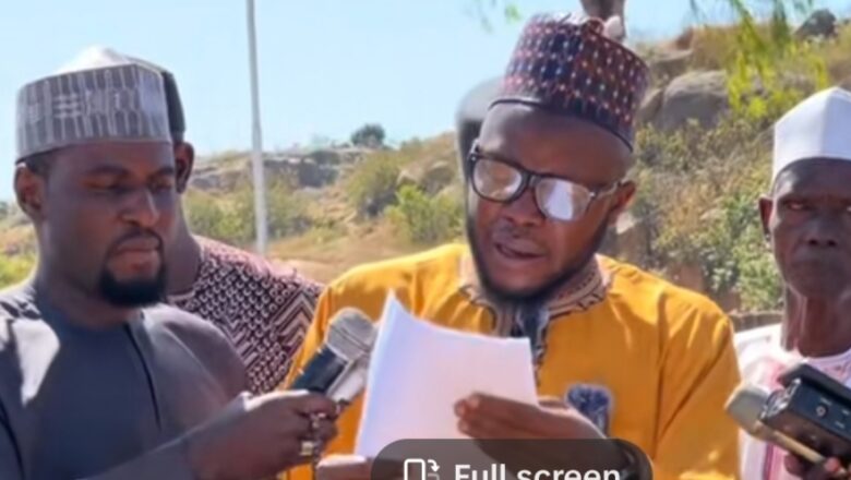 Kalli Bidiyo: A yayin da Kiristoci ke fitowa da irin asarar Ràyùkàn da suka yi a Najeriya, suma wasu Musulmai sun fara fitowa da Asarar Ràyùkàn da suka yi a Jos dan jawo hankalin kasar Amurka