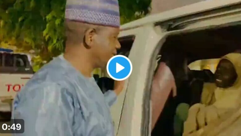 Kalli Bidiyon Yanda Karamin Ministan tsaro, Bello Matawalle ya gana da daliban makarantar Jihar Kebbi da aka kubutar