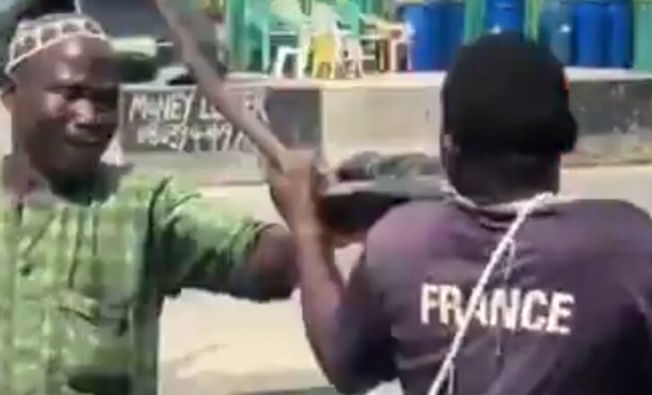 Kalli Bidiyon yanda Makaho yake Dùqàn dan jagoransa bisa zargin cewa ya kwashe manyan kudaden da aka basu sada ya bar kanana