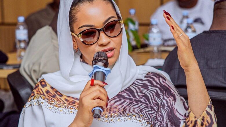 An kwacewa sanata Natasha Akpoti fasfo dinta an hanata fita kasar waje, Ta zargi Sanata Godswill Akpabio da sawa a mata hakan