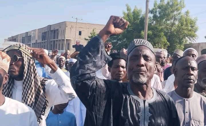 Kalli Bidiyo da Hotuna: Yanda ‘Yan Shi’a suka fito zàngà-zàngàr nuna kin amincewa da kawo Kharin da Amurka ta shirya yi