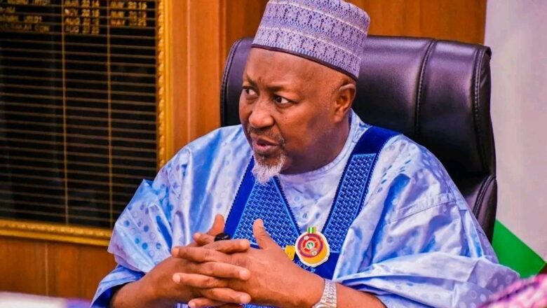 Da Duminsa: Naji Dadin Abinda sojan Ruwa, Yerima yawa Ministan Abuja, Wike, yayi daidai, kuma zan tabbatar babu abinda ya samu sojan>>Inji Ministan Tsaro, Muhammad Badaru