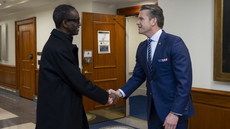 Muna aiki tare da Gwamnatin Najeriya dan kawo karshen Shekye Kiristoci da ake a kasar>>Inji Sakataren Ma’aikatar Yàqì ta kasar Amurka