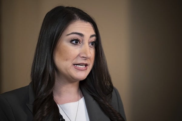 Shirmenshi ne kawai, Majalisar mu Bata amincewa Trump ya kawo Khari Najeriya ba>>Inji ‘Yar Majalisar Kasar Amurka, Sara Jacobs