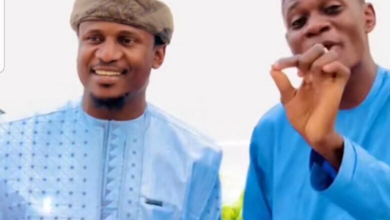 Kalli Bidiyon: Shi Abu idan dan Allah aka yishi menene na Nunawa Duniya? Amma idan dan Allah yayi Allah ya bashi lada>>Inji Babban Yaron Nazir Ahmad Sarkin Waka, Abba C Sale game da gina masallacin da Rarara yayi