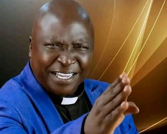 Kalli Bidiyon: Trump ka gaggauta ka zo kamin su gama damu, yanzu haka ma sun sa an rufe min shafina na Facebook>>Rev. Ezekiel Dachomo ya bayyana