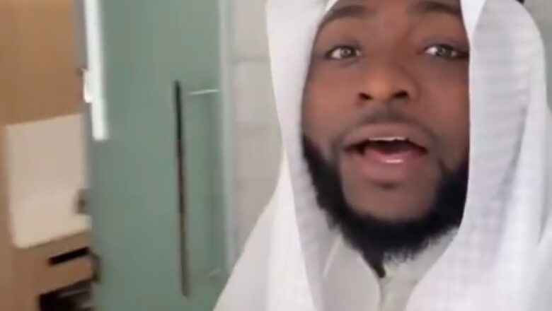 Kalli Bidiyon mawakin Najeriya Davido a kasar Saudi Arabia, Yace yanzu sunan sa Dauda