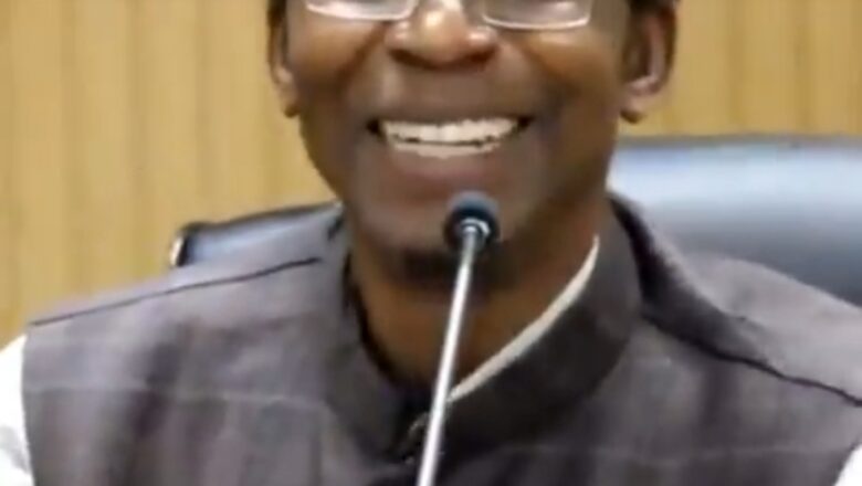 Kalli Bidiyon: Mu Qur’ani ya gaya mana sunansa fiye da sau 50, Dan haka nace Kiristoci su bude baibul su nunamin guri daya da baibul yace sunana Baibul, ni kuma na yi Alkawarin zan koma Kirista>> Inji Wannan malamin