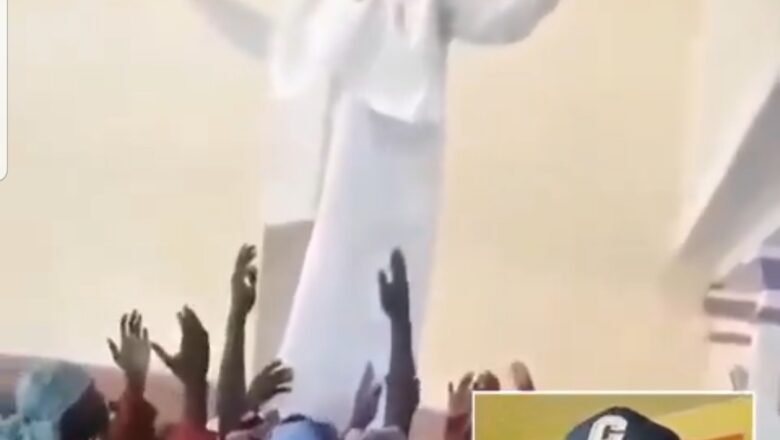 Kalli Bidiyon yanda wani Fasto ya tashi sama ya cewa mabiyansa wai ya tafi Aljannah