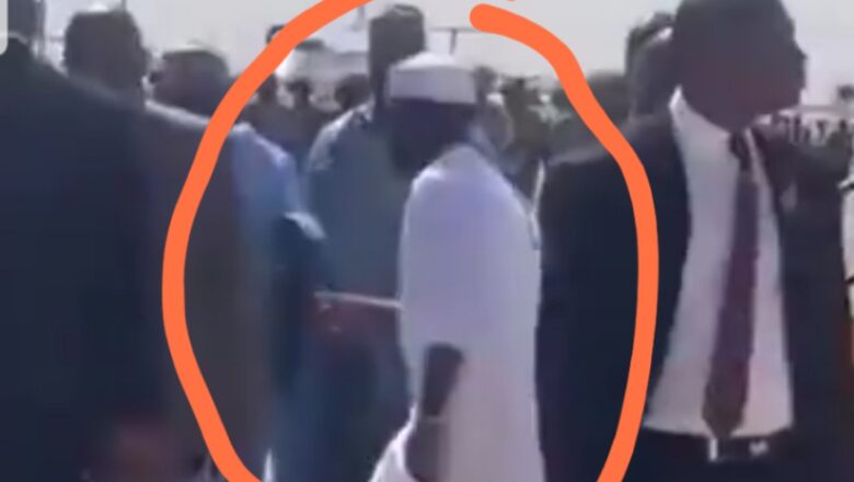 Kalli Bidiyon: Anata cece-kuce saboda ganin Dan shugaban kasa, Seyi Tinubu jami’an gwamnati sun tsaya a gefen jirgi suna gaisheshi, kamar dai yanda akewa shugaban kasa da Gwamnoni