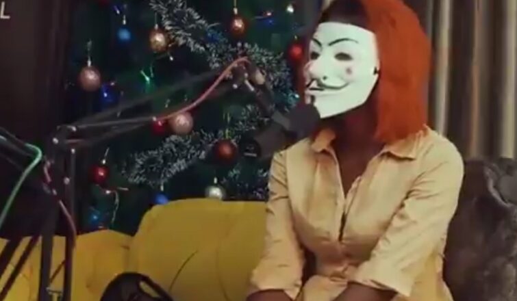 Kai Duniya ina zaki damu? Kalli Bidiyon yanda aka yi hira da wata ma’aikaciyar Mutuware inda tace masu sayar da abinci da shahararrun mutane na zuwa ta wanke kudin Gawa ta basu ruwan