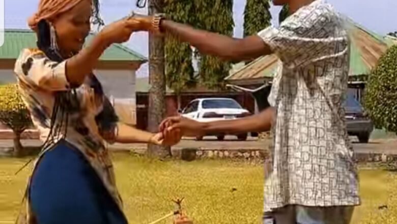 Wannan Bidiyon na Tauraruwar fina-finan Hausa, Asma Wakili tana Rawa tare da Rùngùmàr wani ya dauki hankula