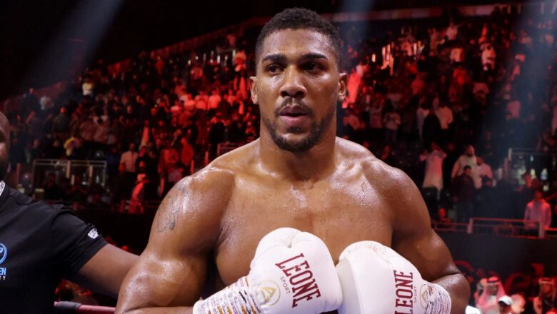 Da Duminsa: Shahararren dan Damben Najeriya, Anthony Joshua ya tsallake rijiya da baya bayan da wani Hatsari ya rutsa dashi
