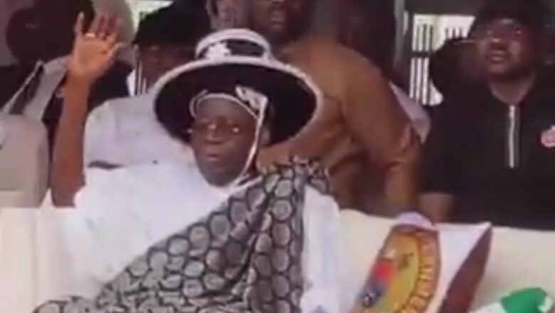 Kalli Bidiyon yanda DSS ska warce wayar wani dake daukar Shugaba Tinubu Bidiyo a Legas