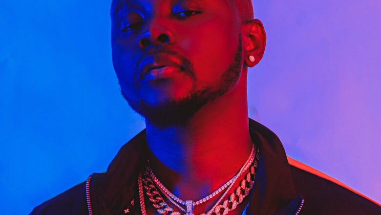 Rahotanni sun ce Tauraron mawakin Najeriya, Kizz Daniel ya bar Kiristanci zuwa Musulunci