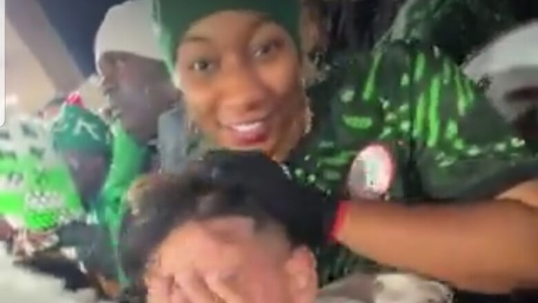 Kalli Bidiyon: Abinda wannan ‘yar Najeriyar ke yi da Wannan Balaraben dan kasar Morocco a filin kwallo lokacin ana wasa ya jawo cece-kuce sosai