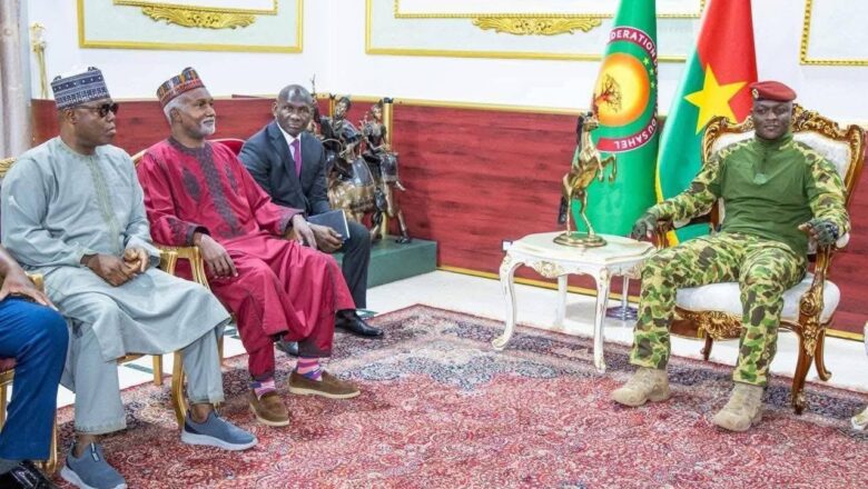 Kalli Hotunan yanda ganawar Wakilan Najeriya da shugaban kasar Burkina Faso ta kasance