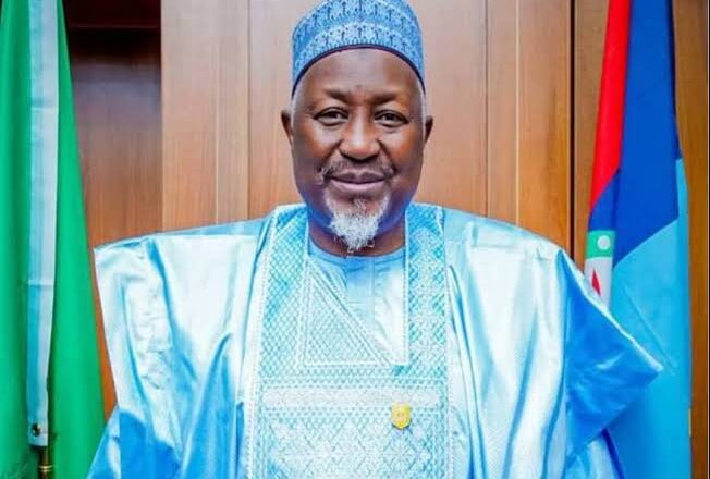 Ji Ainahin dalilin da yasa kasar Amurka ta bukaci Gwamnatin Tinubu ta sauke Muhammad Badaru daga Ministan tsaro