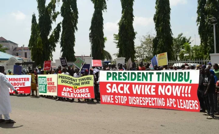 Da Duminsa: ‘Yan APC da magoya bayan Tinubu sun fito zanga-zangar neman Shugaba Tinubu ya sauke Wike a matsayin Ministan Abuja