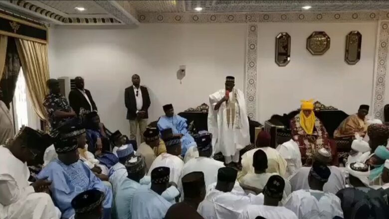 Kalli Bidiyon abinda Gwamnan Bauchi yawa shugaban karamar hukuma da ya zauna kujera daya da sarkin Bauchi