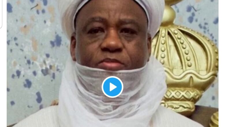 Kalli Bidiyon: Abinda wani Kirista yawa Sarkin Musulmi da ya sa ake ta masa Tofin Allah Tsynè