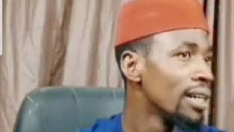 Duk Wani Malamin Darika Mayen Kudi ne>>Inji Malam Jamilu