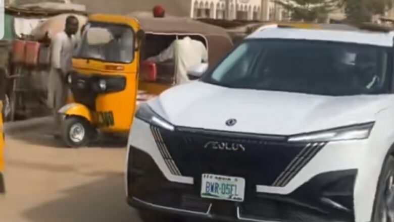 Kalli Bidiyon: Wani yaga Adam A. Zango cikin sabuwar Motarsa da kashim Shettima ya bashi a titi