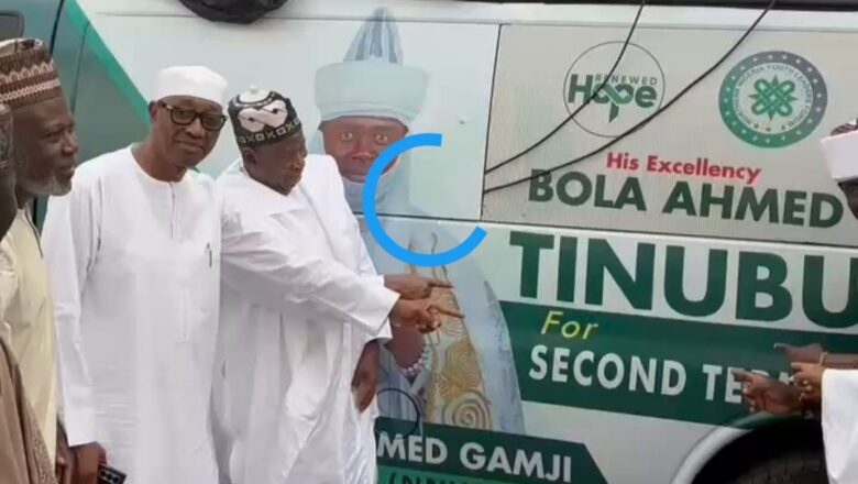Kungiyar Matasan Arewa ta mikawa Ganduje Naira Miliyan 200 dan a sayawa shugaba Tinubu fom din sake tsayawa takara a 2027
