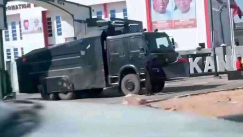 Da Duminsa: Kalli Hotunan irin manya-Manyan Tankokin tsaro da aka jibge a gidan Gwamnatin jihar Kano