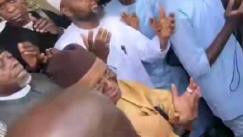 Allah Sarki: Kalli Bidiyon yanda Musulmai da Kiristoci kewa Malam Nasiru Ahmad El-Rufai addu’a yayin da ya shiga hannun EFCC