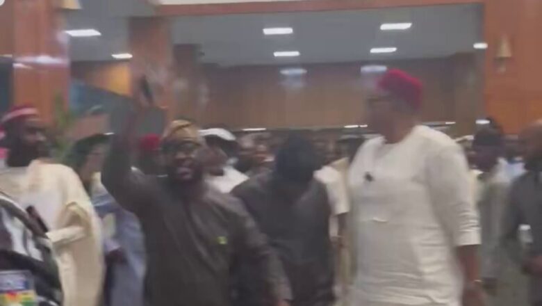 Da Duminsa:Kalli Bidiyon yanda sabon Rikici ya barke a majalisar wakilai ta Najeriya