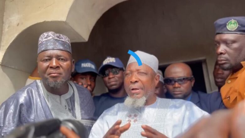 Bidiyon Sheikh Saleh Pakistan yana kiran a zabi Shugaba Tinubu da Abba a 2027 ya dauki hankula