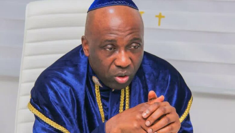 An yi Min wahayi cewa nan da shekarar 2027 wani shugaban kasa zai bar Duniya>>Inji Fasto Elijah Ayodele