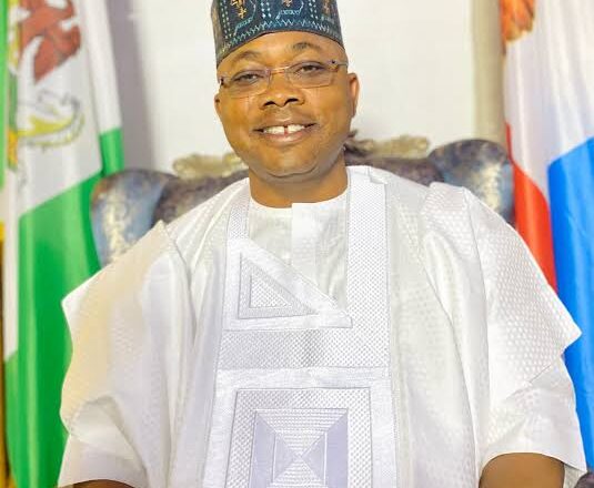 ‘Yan jihar Kogi sun fito sun nuna rashin jin dadinsu kan yanda Gwamnan Kaduna Malam Uba Sani ya ture Gwamnansu Usman Ododo a wajan taron ganawa da manema labarai