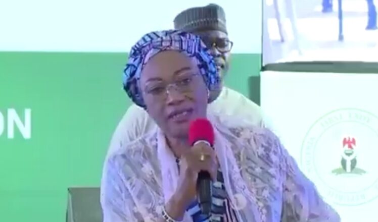 Nuna tsirychy ba burgewa bane>>Matar shugaban kasa, Remi Tinubu ta gayawa mata