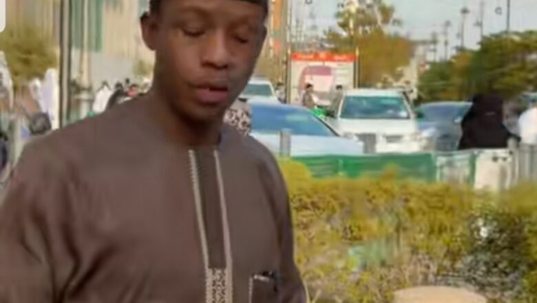 Kalli Bidiyon: Yanda Tauraron mawakin Hausa, Bilal Villa ya ajiye kudi da wayarsa a titi a Madina ya tafi sallah