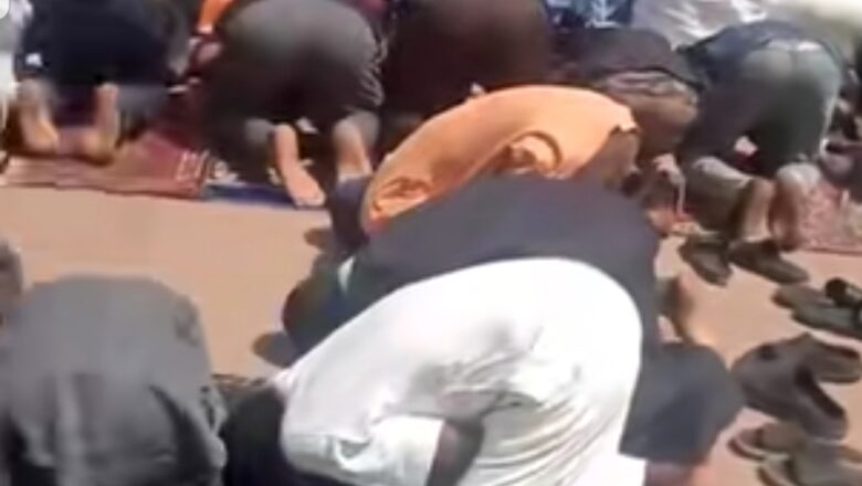 Kalli Bidiyon: Yanda wasu suka kalli gabas wasu suka kalli Arewa a wani masallacin Juma’a dake Kaduna