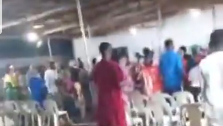 Kalli Bidiyon: Yanda wani makwabcin ya shiga har cikin coci ya kashe Janaretan da ake amfani dashi saboda hayaniya ta dameshi